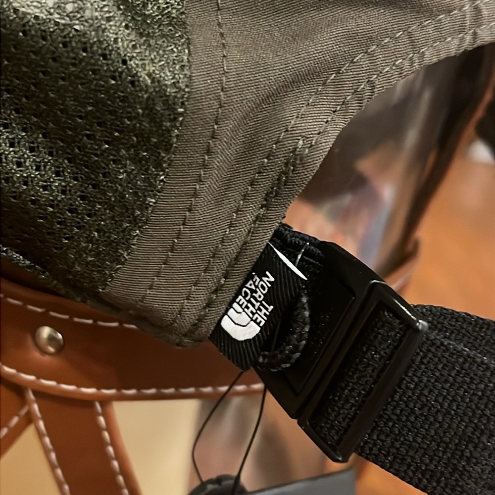 The North Face Class V Camp Hat Cap new green Mens One Size - Picture 7 of 12